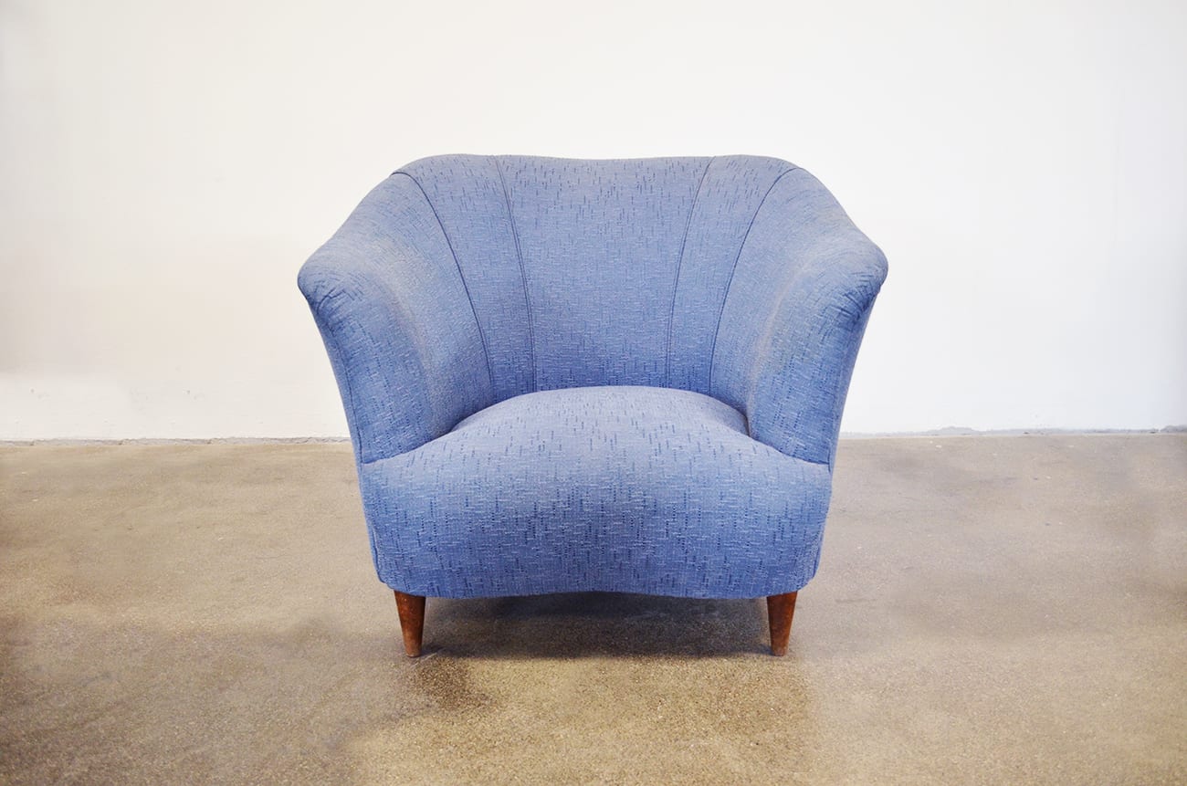 Sedia a conchiglia con rivestimento blu azzurro, anni '60 in vendita su  Pamono